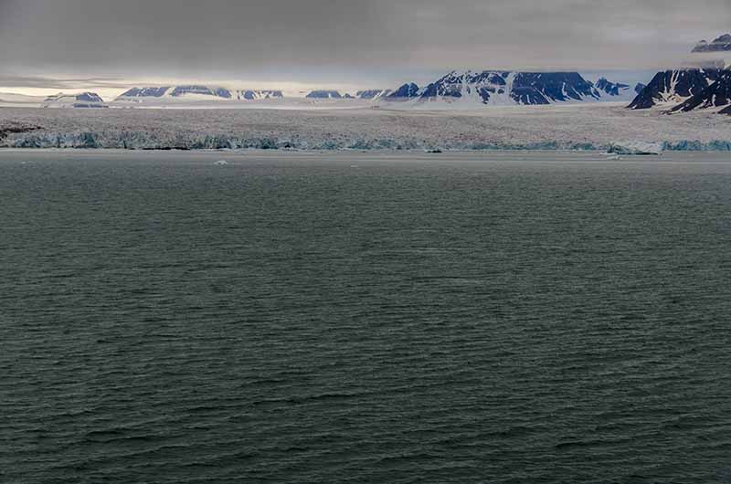 134 - Noruega - islas Svalbard - isla de Spitsbergen - fiordo Liefdefjord - glaciar Monacobreen